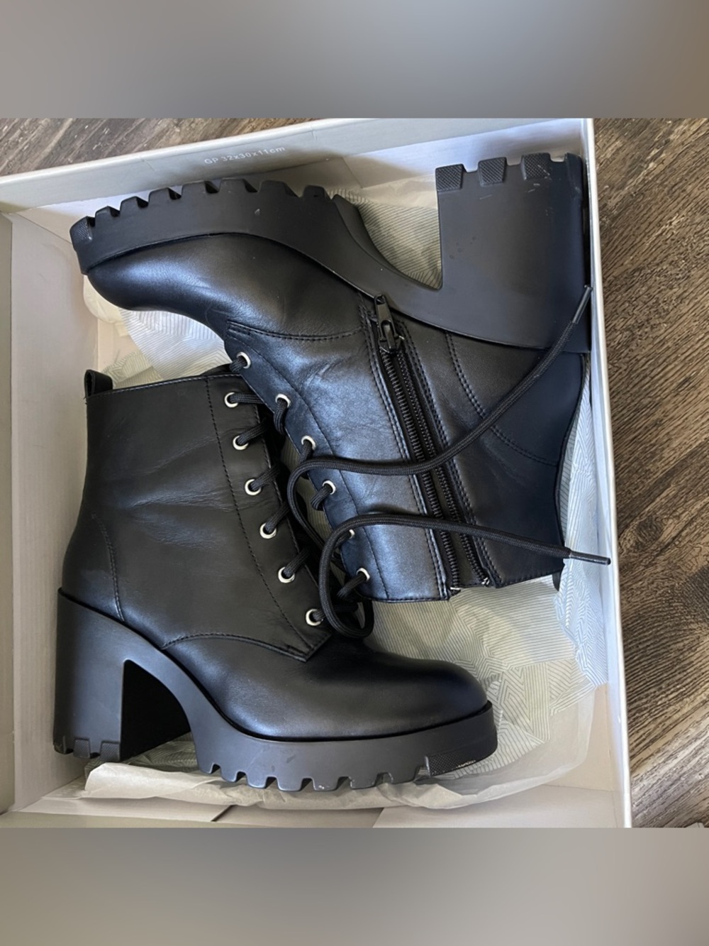 BP Black Leather Lace Up Ankle Boots 7.5 Lug Sole Block Heel Combat Boot - Picture 1 of 11